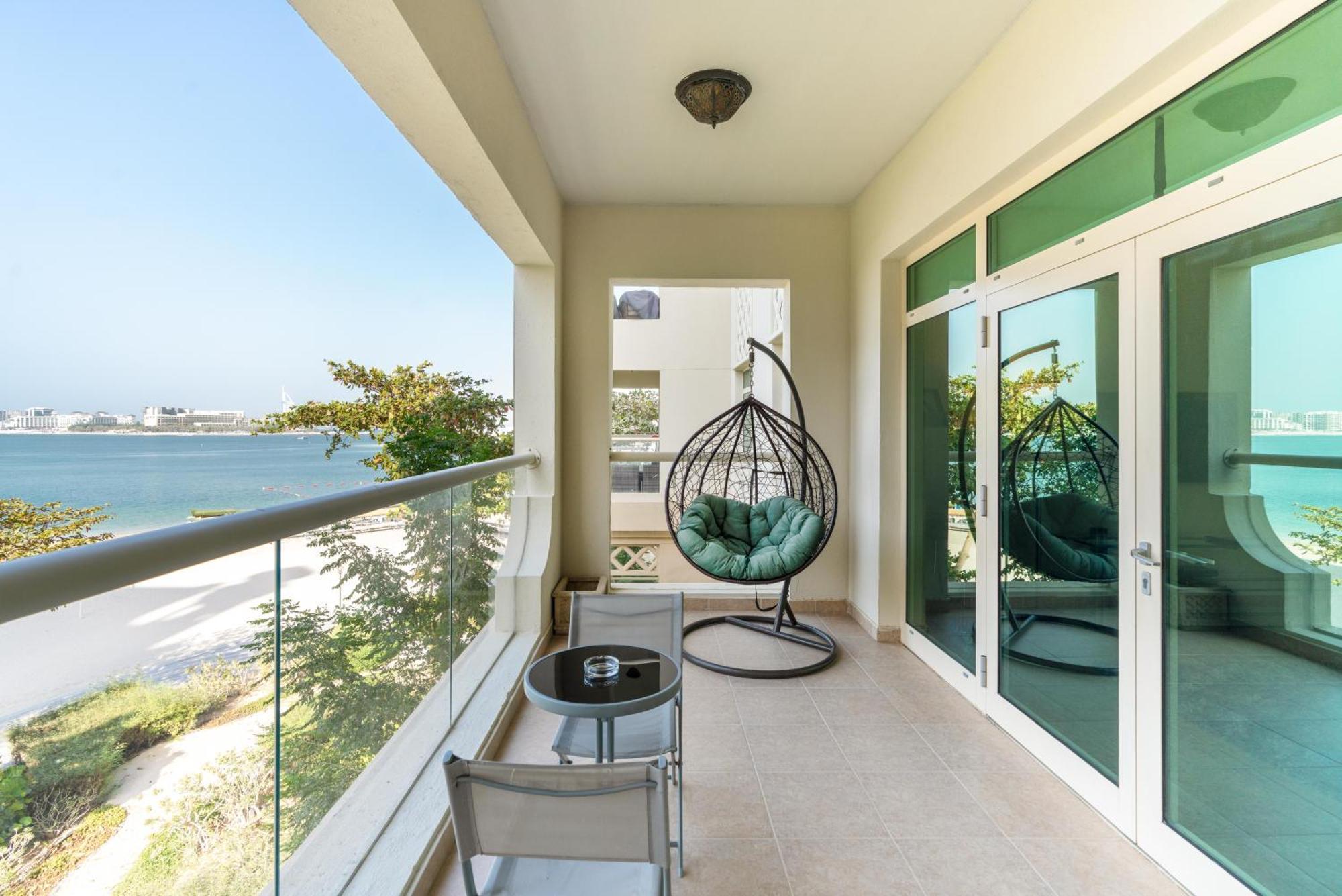 Welcoming 1 Bedroom Palm Jumeirah With Sea View