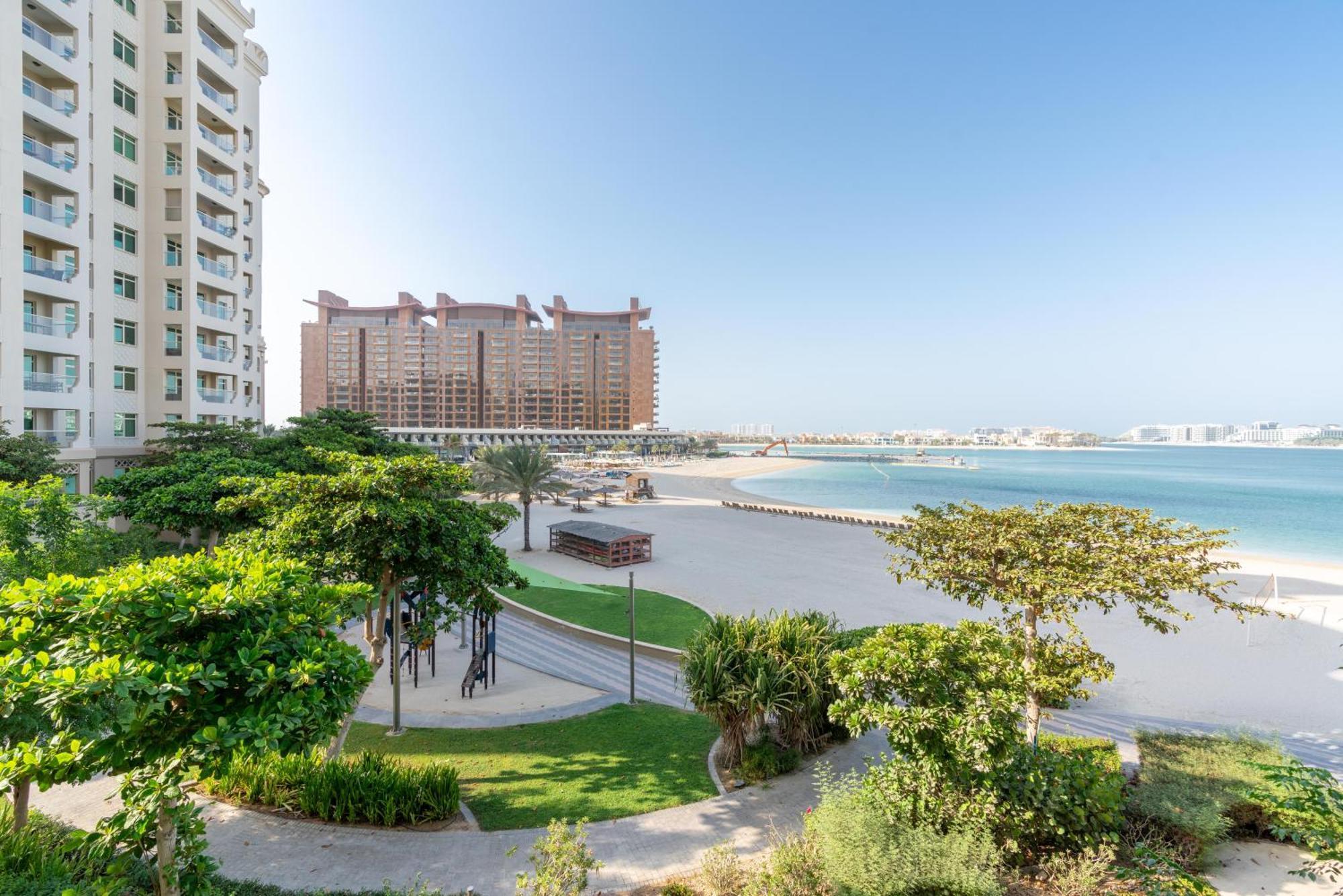 Welcoming 1 Bedroom Palm Jumeirah With Sea View Apartment *