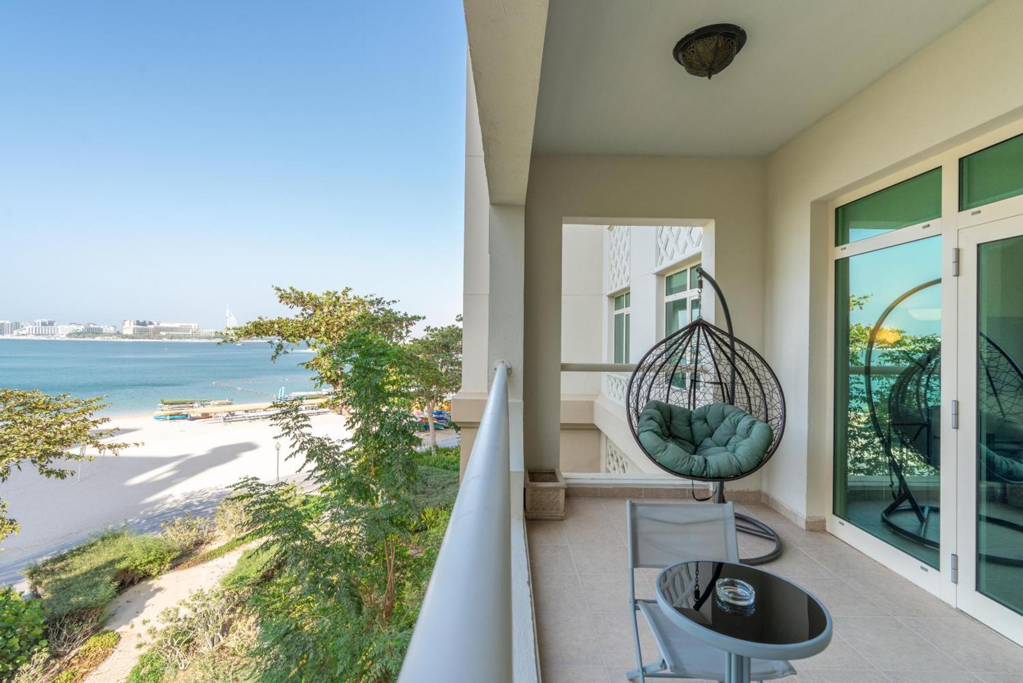 Apartment Welcoming 1 Bedroom Palm Jumeirah With Sea View