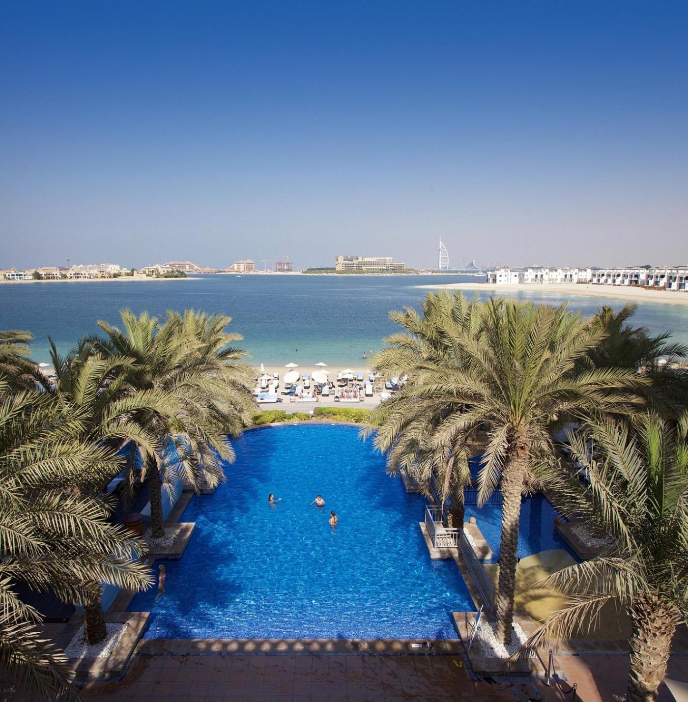 Welcoming 1 Bedroom Palm Jumeirah With Sea View Apartment Dubai