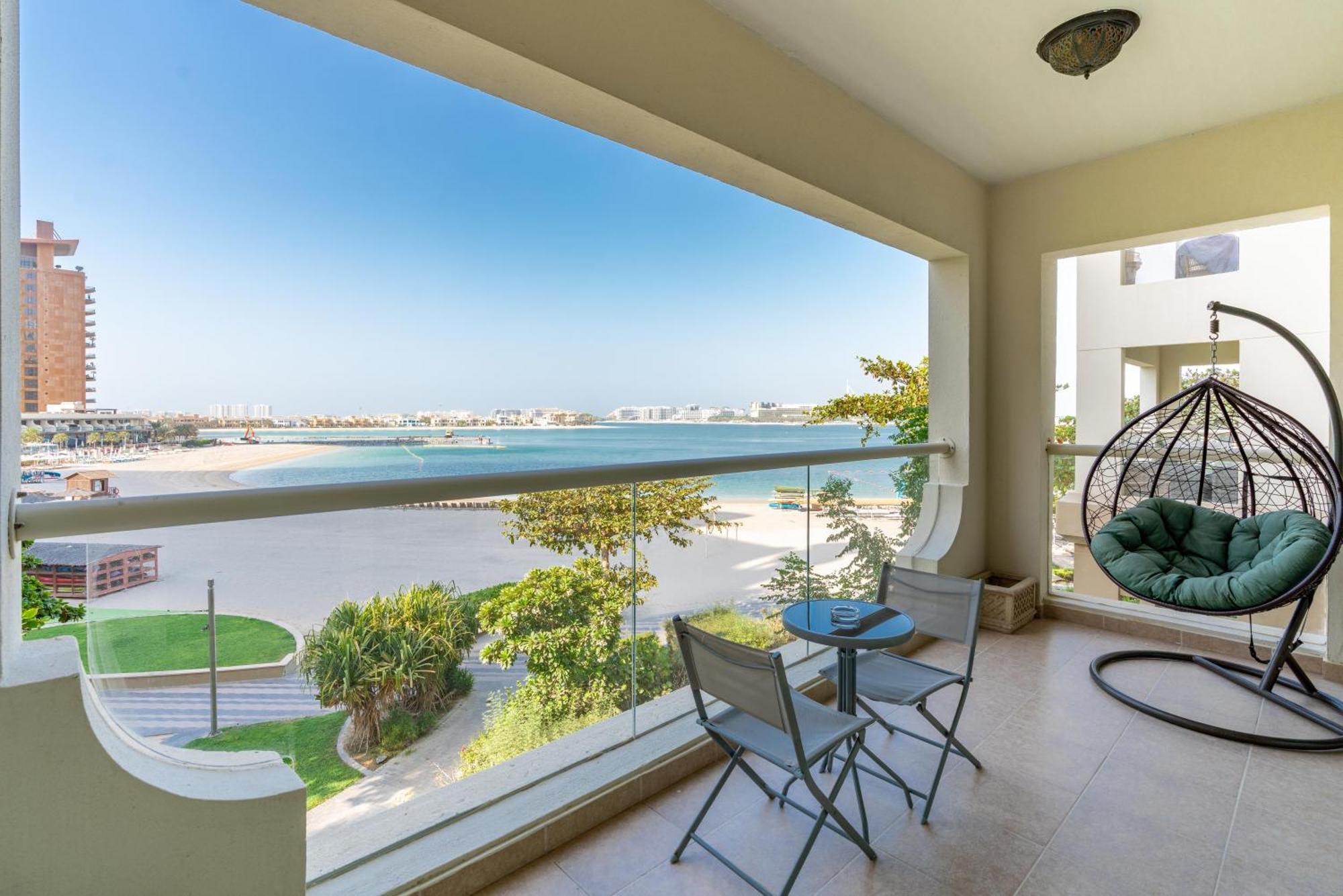 Welcoming 1 Bedroom Palm Jumeirah With Sea View Apartment