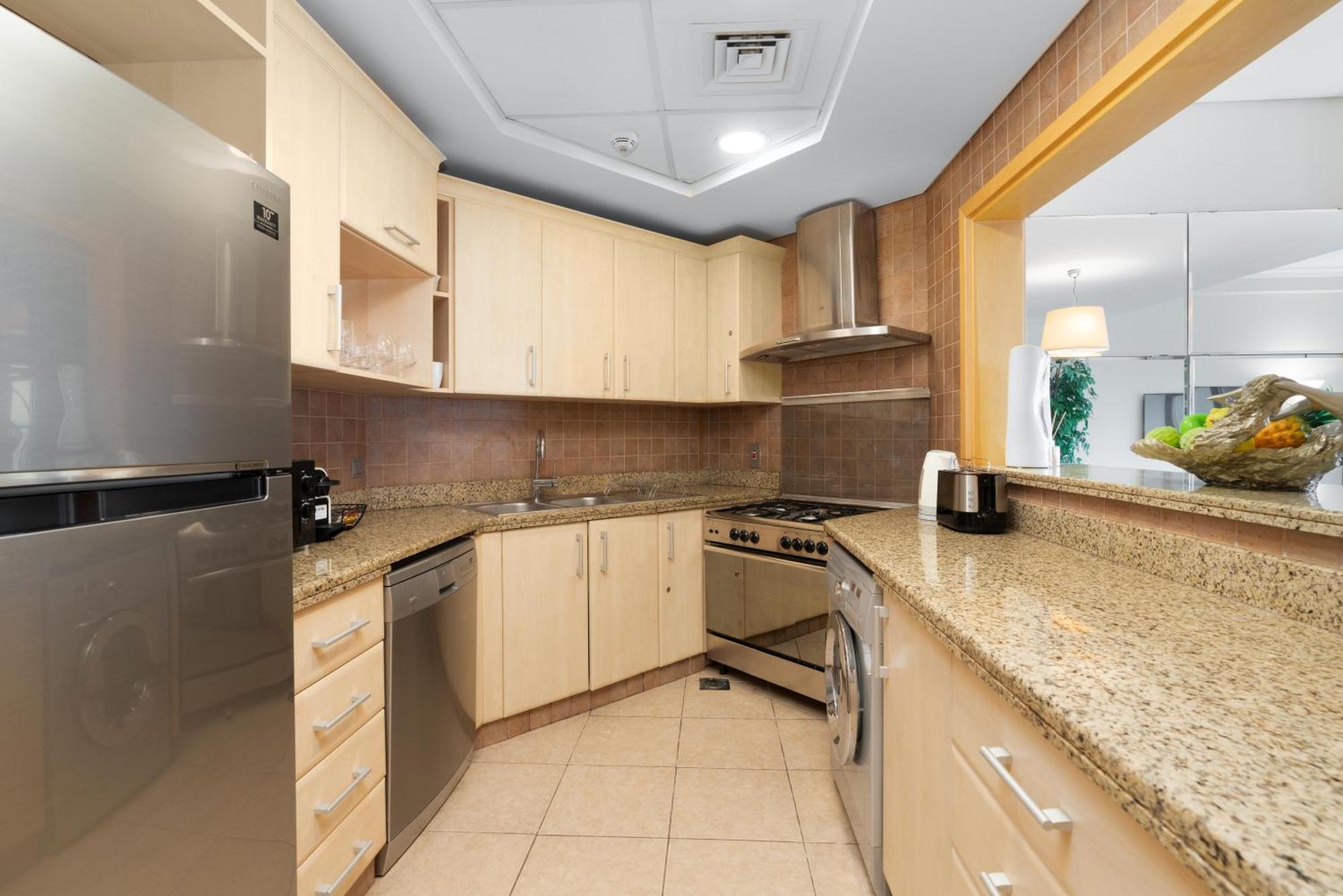 Welcoming 1 Bedroom Palm Jumeirah With Sea View Apartment Dubai