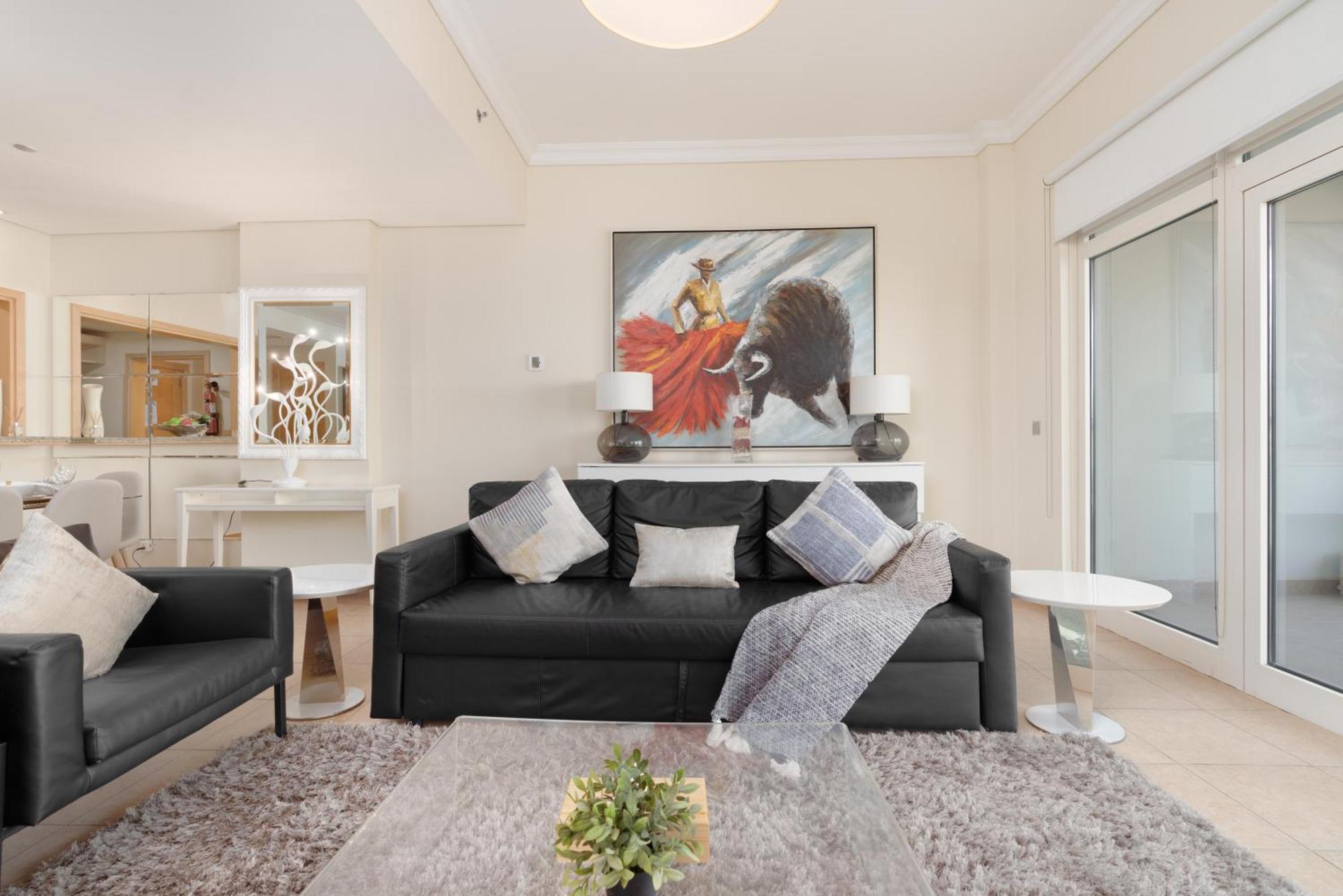 Welcoming 1 Bedroom Palm Jumeirah With Sea View Apartment